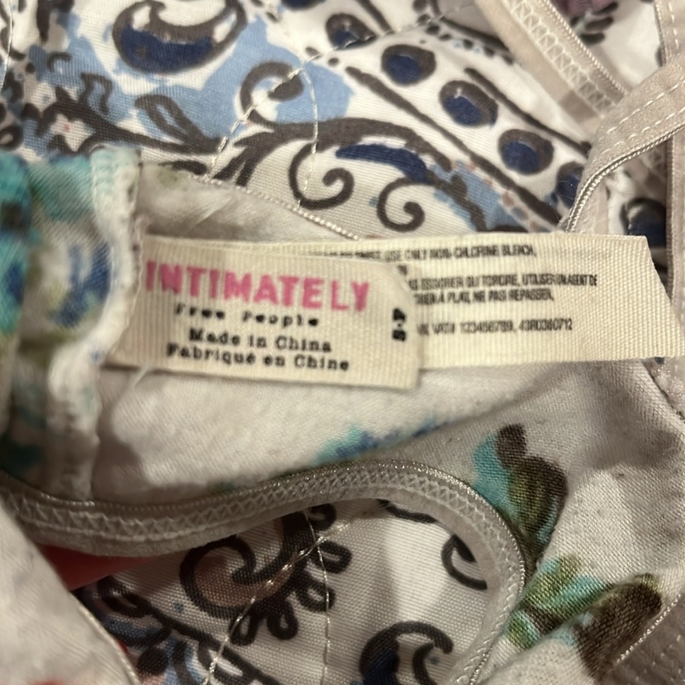 Bras - Picture 3 of 6